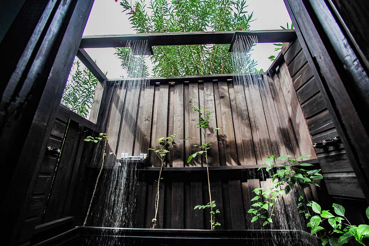 Beach Front Pool Cottage Shower