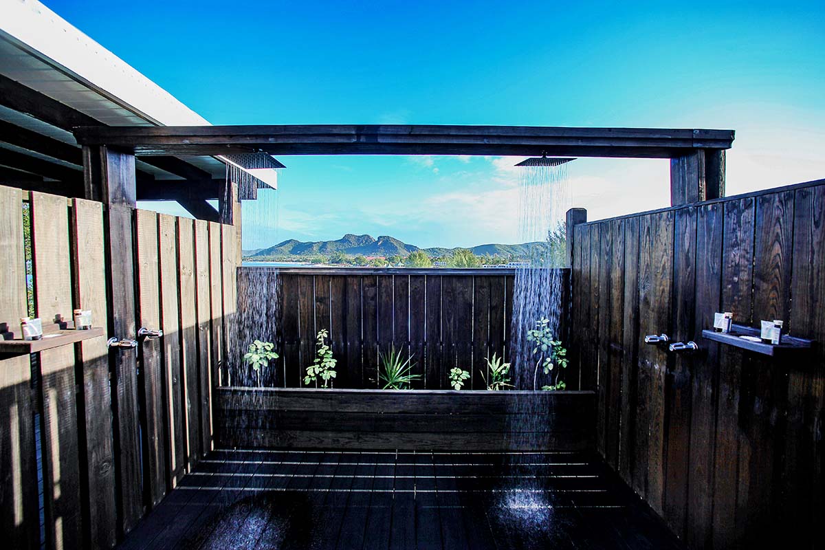 Bay View Pool Cottage Shower